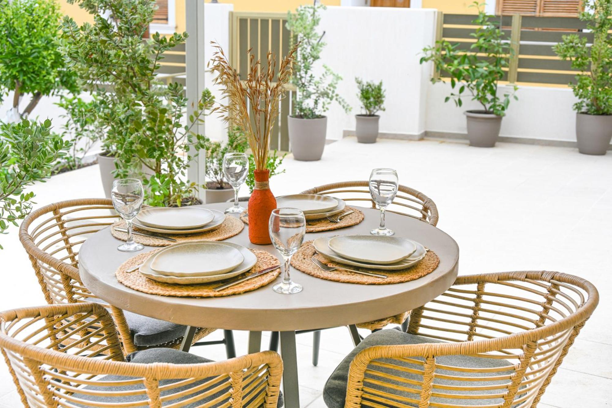 Vivis Hub Aparthotel อาร์กอสโตลี ภายนอก รูปภาพ